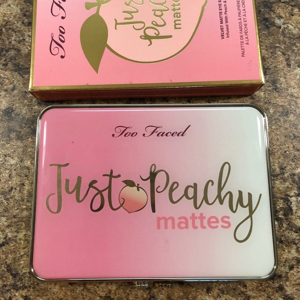 Too Faced Just Peachy palette